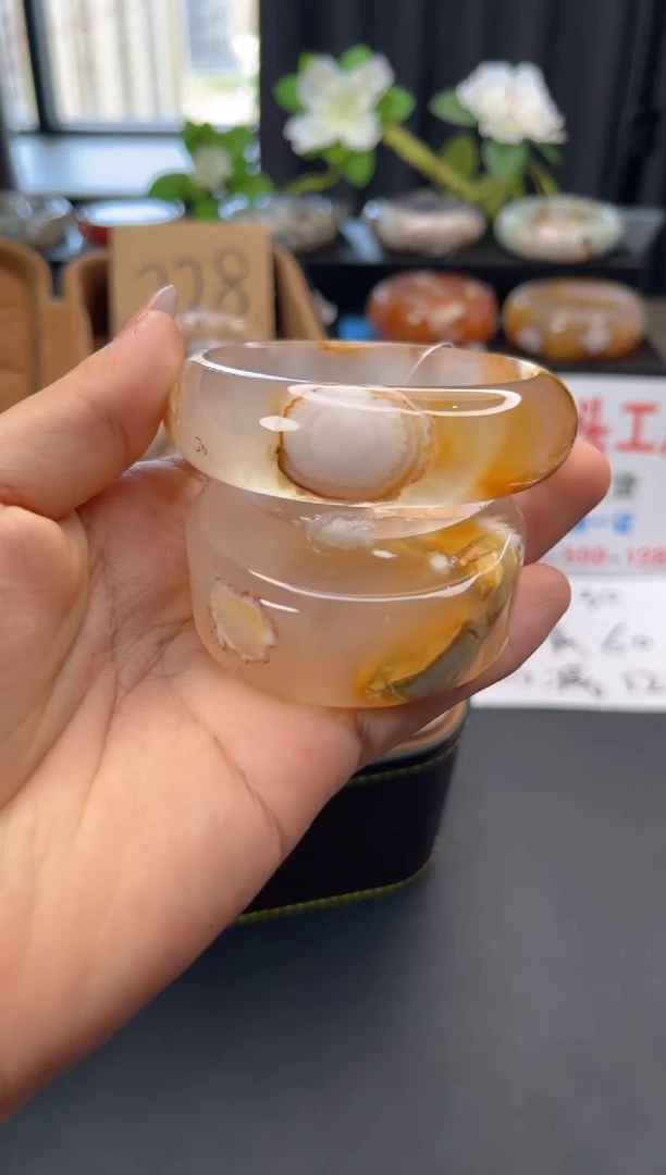 未镶嵌手镯石英质玉赠送镯心（56圈口）