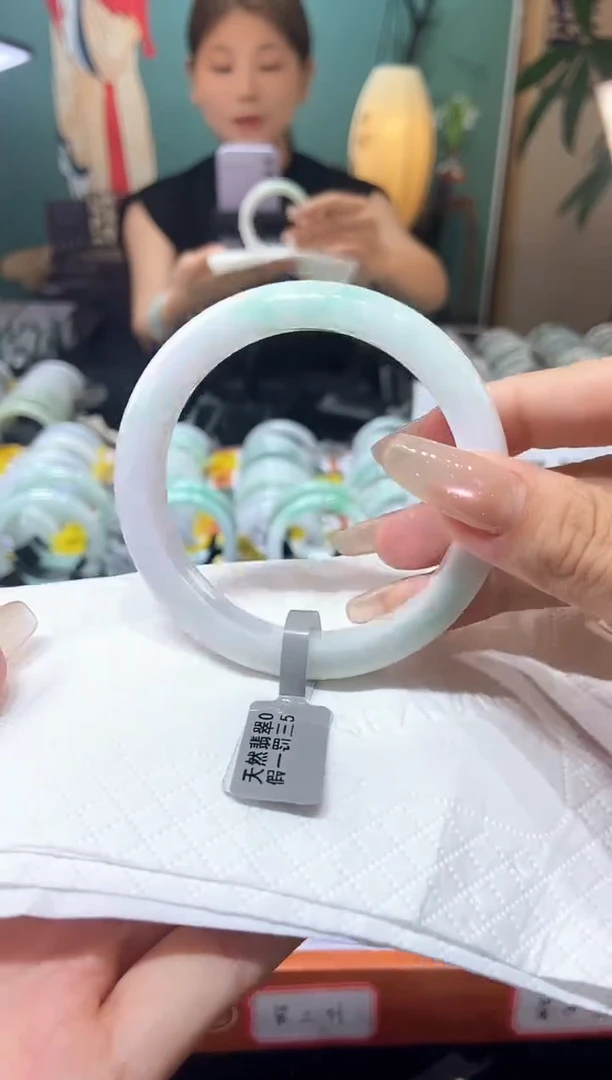翡翠手镯未镶嵌58圈口x