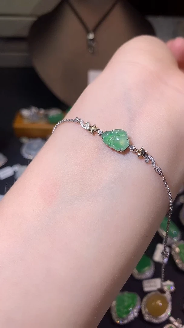 翡翠18K金镶嵌吊坠(不含链)手链