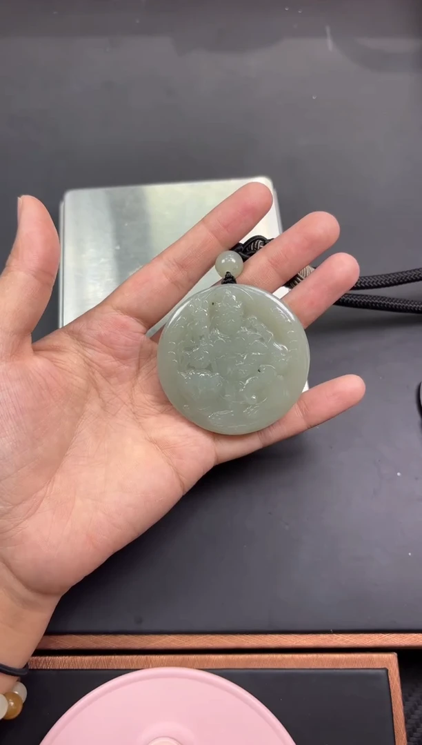 【闪购商品】和田玉把件未镶嵌且末微色差近矿把件