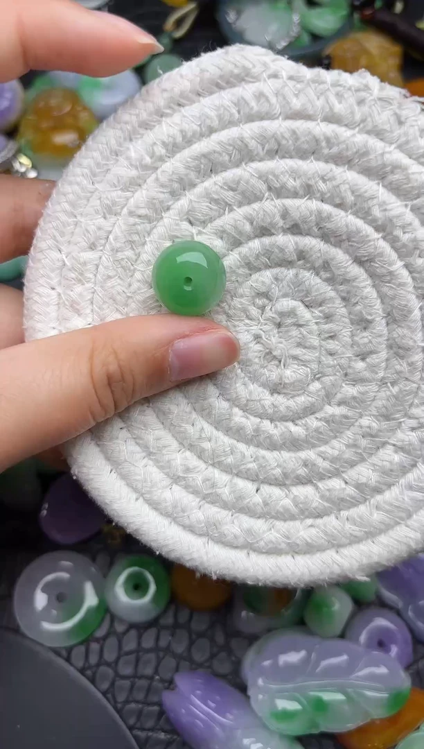 颈饰未镶嵌翡翠缅甸翡翠吊坠