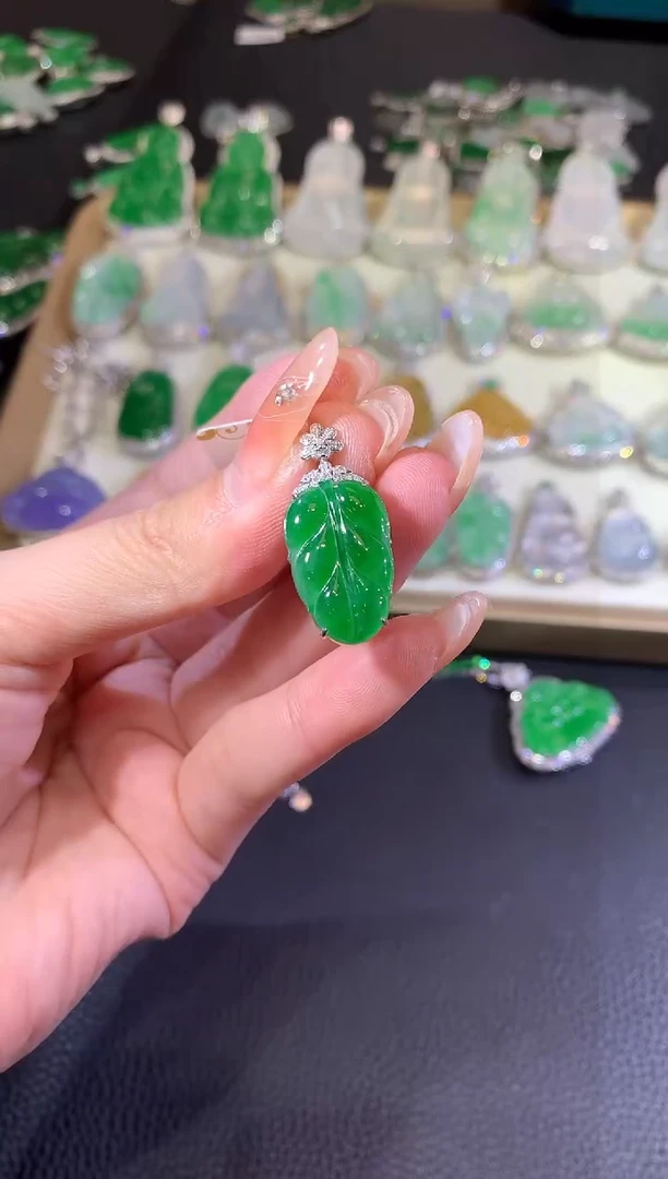 翡翠18K金镶嵌吊坠(不含链)131-叶子（多样性发货一件）