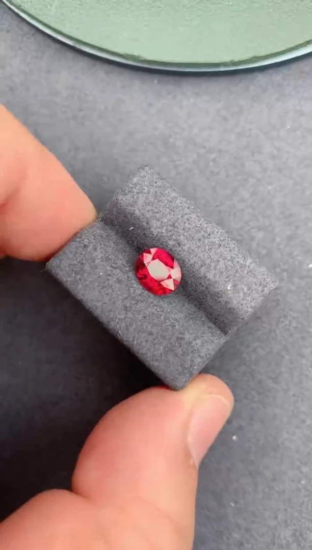 未镶嵌裸石碧玺1.3ct 卢比来碧玺