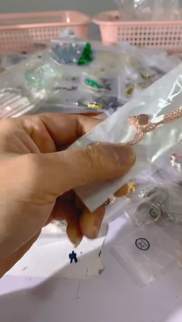 【闪购商品】水晶颈饰银S925镶嵌X352红宝，蓝宝，多样性发一件赠链
