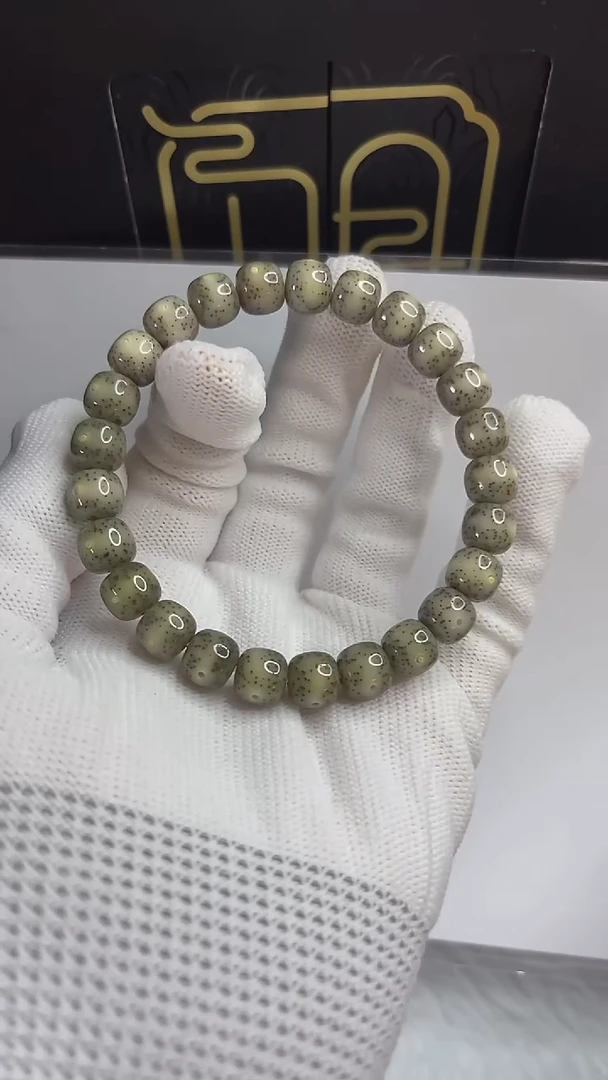 手串星月菩提小驼包9x8.d934