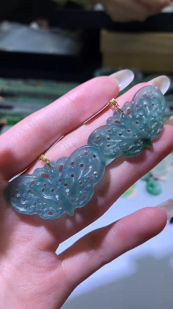 颈饰18K金镶嵌翡翠MXX025945