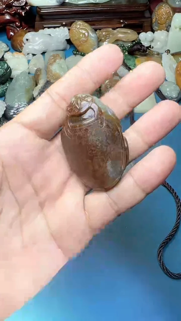 和田玉未镶嵌把件-