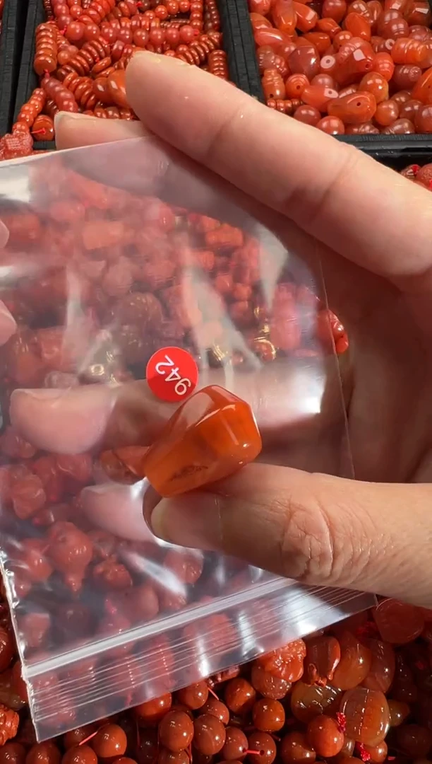 【闪购商品】南红玛瑙颈饰未镶嵌1