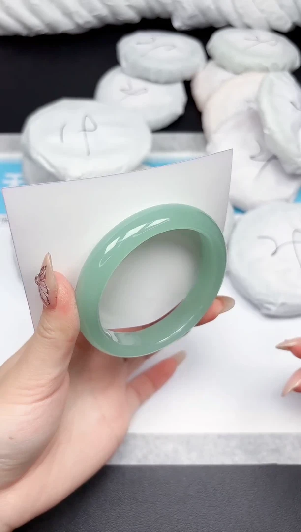 未镶嵌手镯石英质玉34-58.6