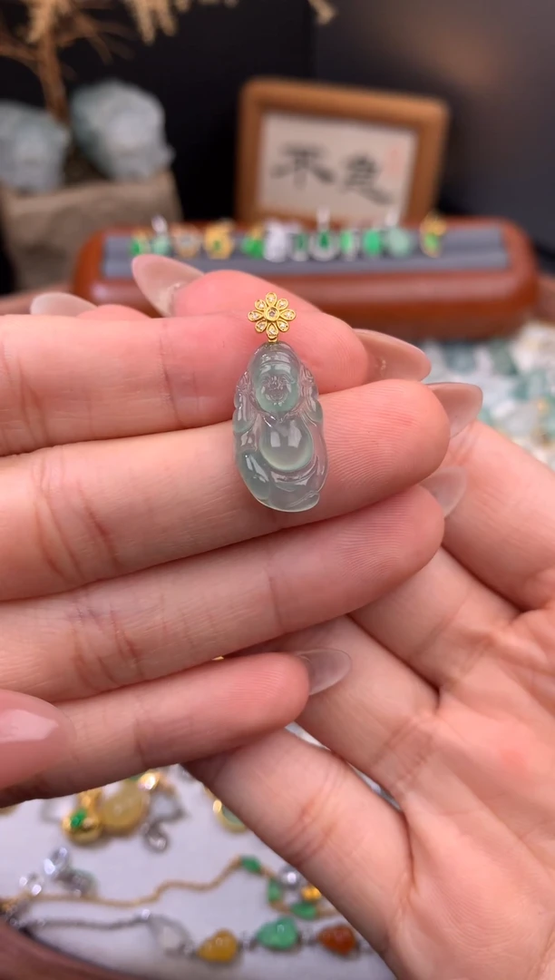 翡翠18K金镶嵌颈饰天然a货