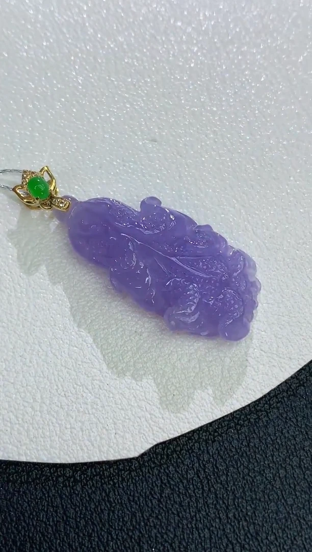 颈饰18K金镶嵌翡翠赠礼盒证书 麦麦