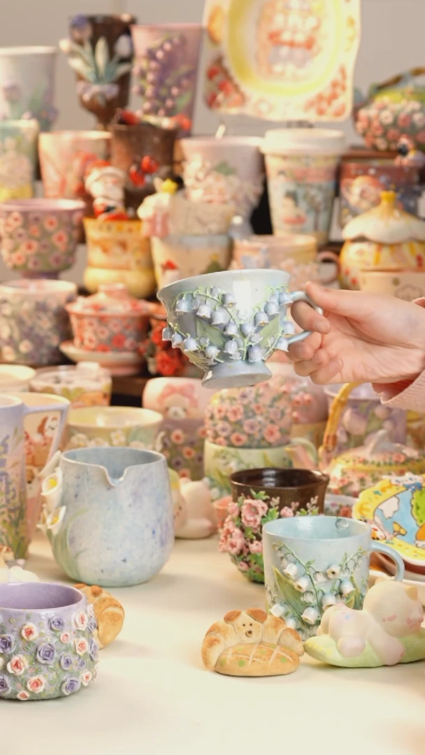 摆件陶景德镇釉下彩手绘设计师款陶瓷