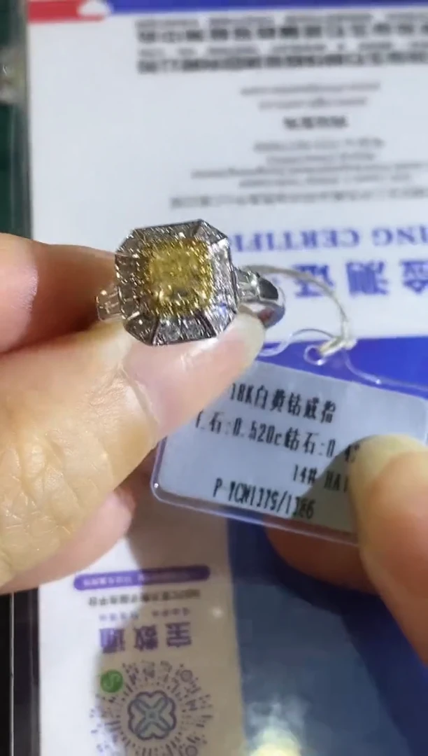18K金镶嵌戒指钻石00