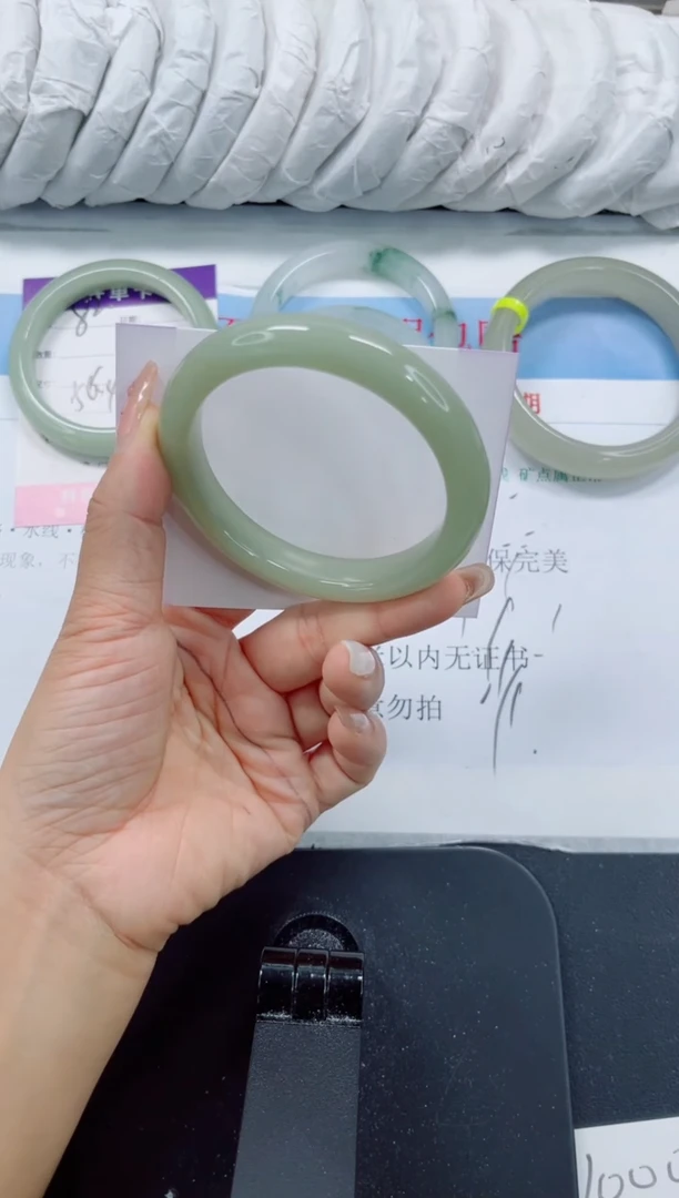 未镶嵌手镯石英质玉83-58.8