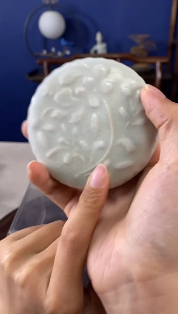 摆件青白瓷刻画胭脂盒