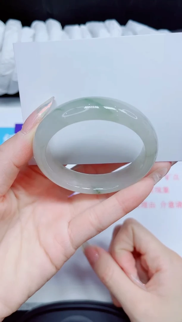 石英质玉手镯未镶嵌35.