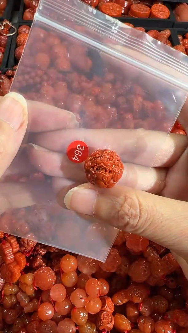 南红玛瑙未镶嵌颈饰11