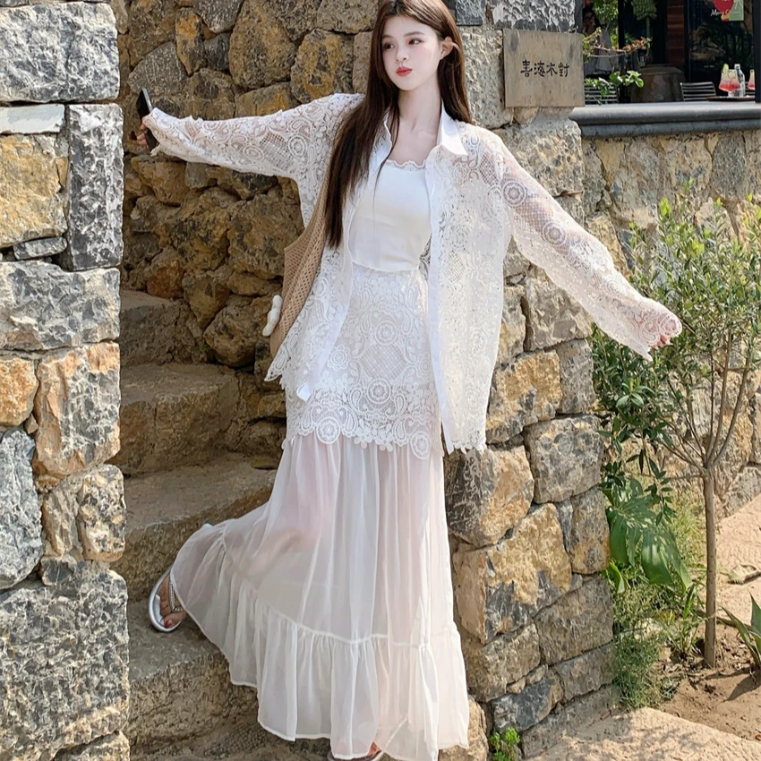 度假防晒气质套装女夏季2025新款蕾丝衬衫内搭吊带半身长裙三件套