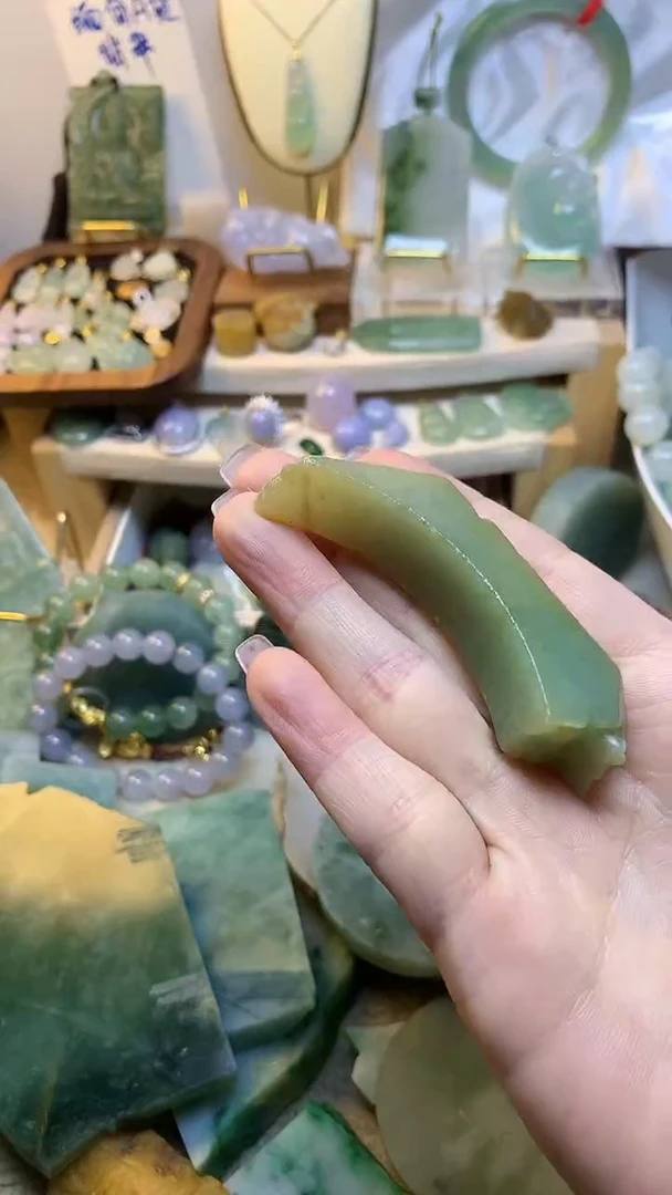 未镶嵌挂件翡翠缅甸A货翡翠,没有运费险,有纹有裂