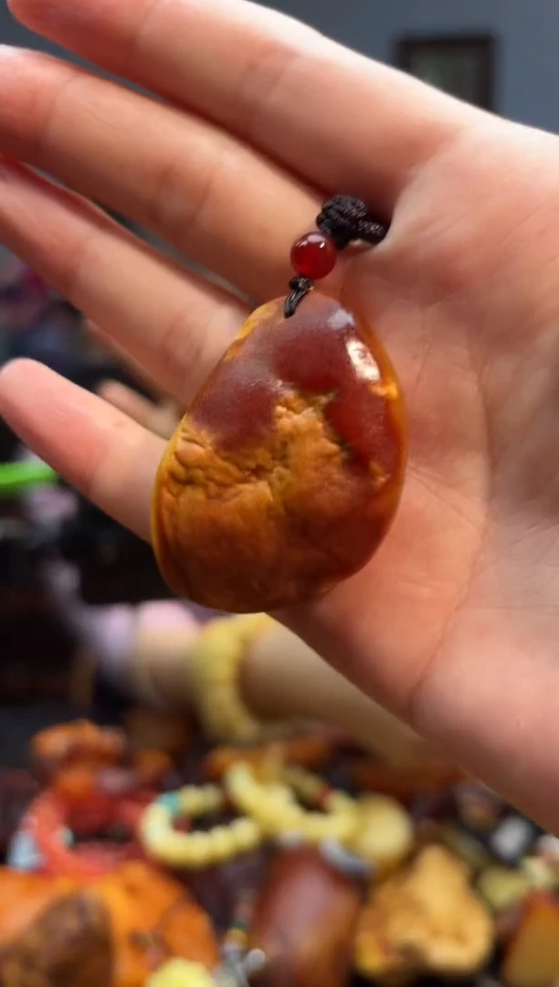 琥珀颈饰未镶嵌吊坠
