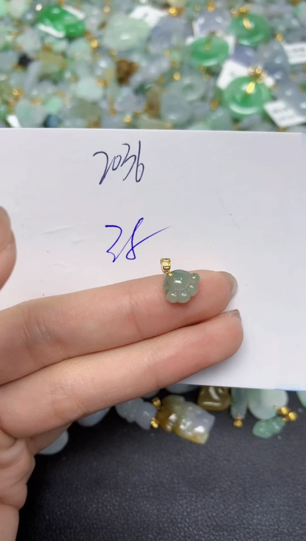 【闪购商品】翡翠颈饰18K金镶嵌天然翡翠A货