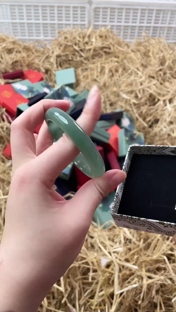 未镶嵌手镯石英质玉D-58