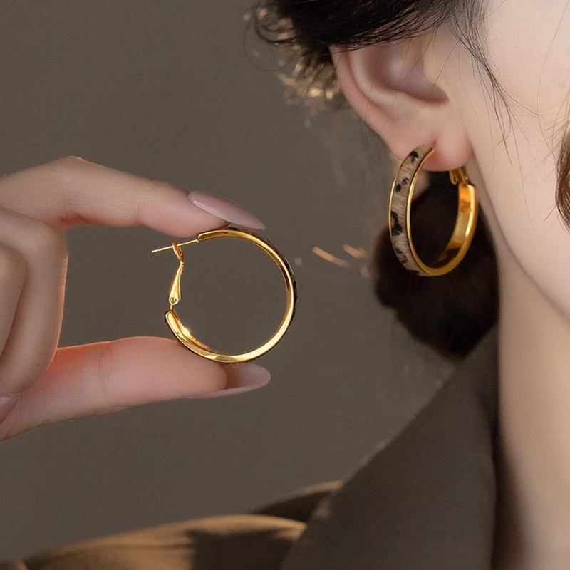 合金耳饰 气质夸张豹纹圈圈耳环女时尚高级感耳钉时髦百搭耳饰潮