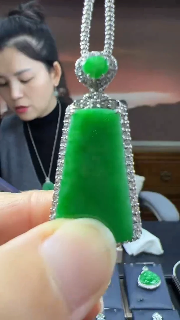 18K金镶嵌挂件翡翠无事牌不含链