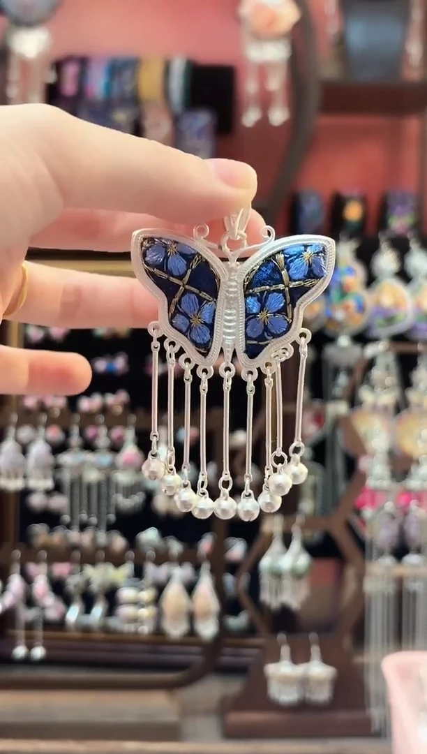 织绣云织谣老绣饰品  43