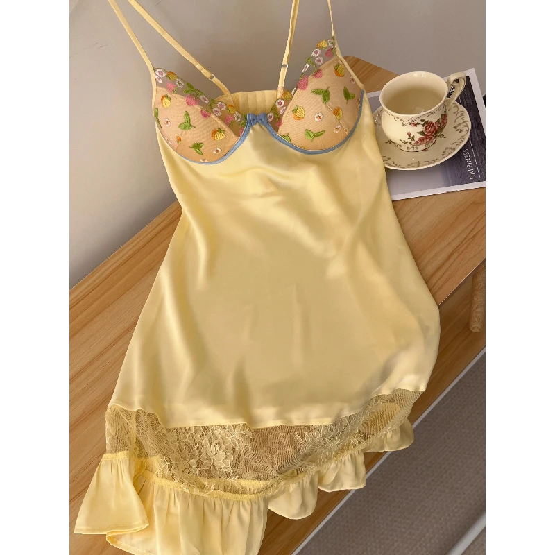 少女纯欲高级感刺绣吊带睡裙女夏季新款蕾丝花边短裙家居服可外穿