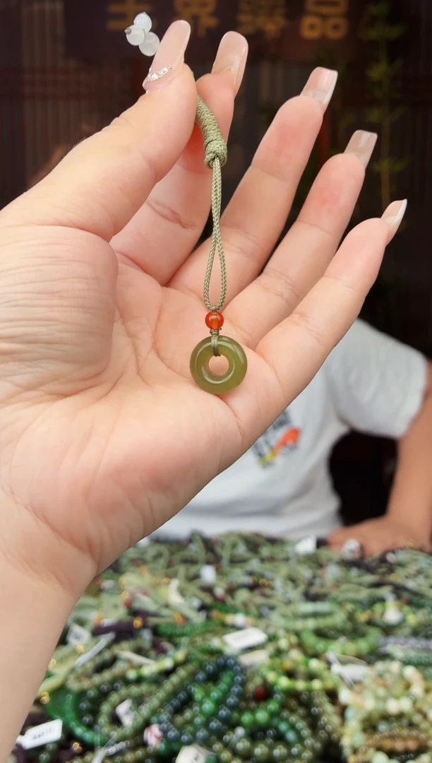 和田玉未镶嵌颈饰拍一发一