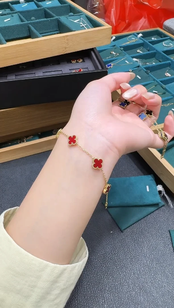 18K金镶嵌手链玛瑙/玉髓红色k黄，小号五花手链