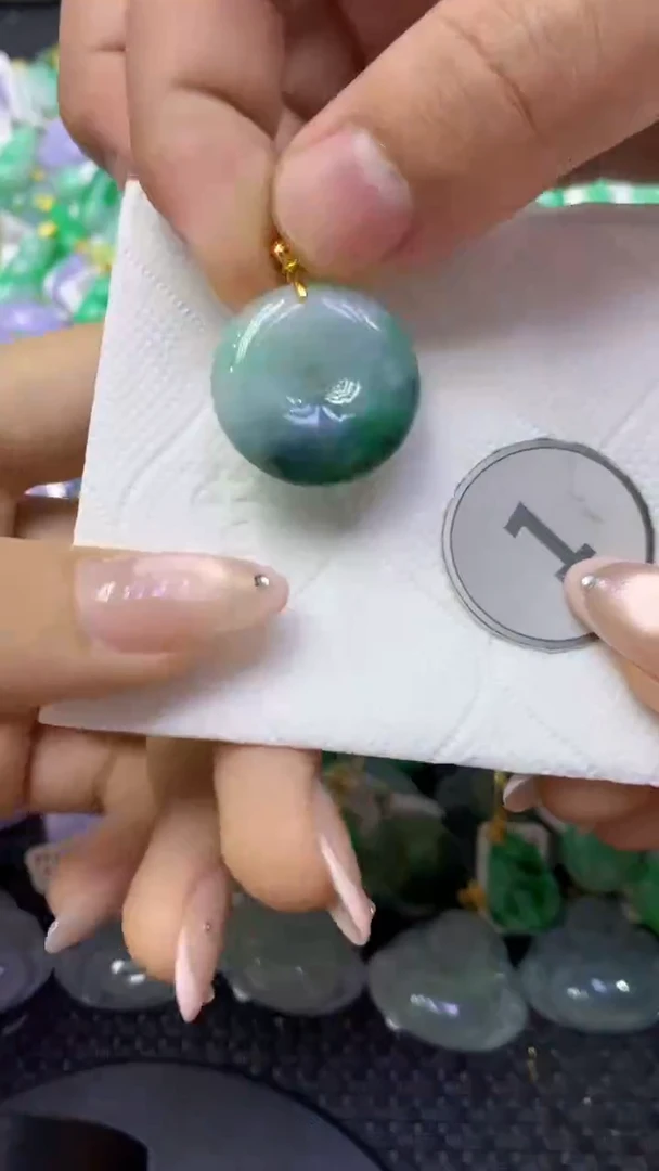 颈饰未镶嵌翡翠天然缅甸翡翠A货