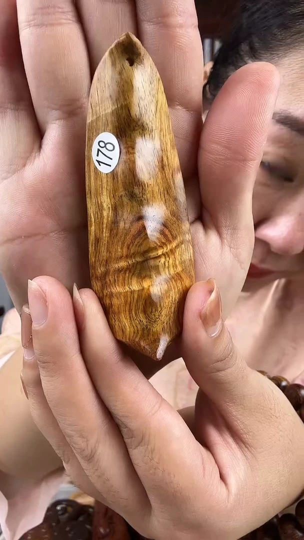 黄花梨/降香黄檀黄花梨雕刻大福豆手把件178