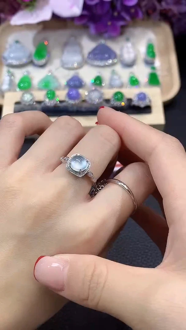 18K金镶嵌戒指翡翠A68