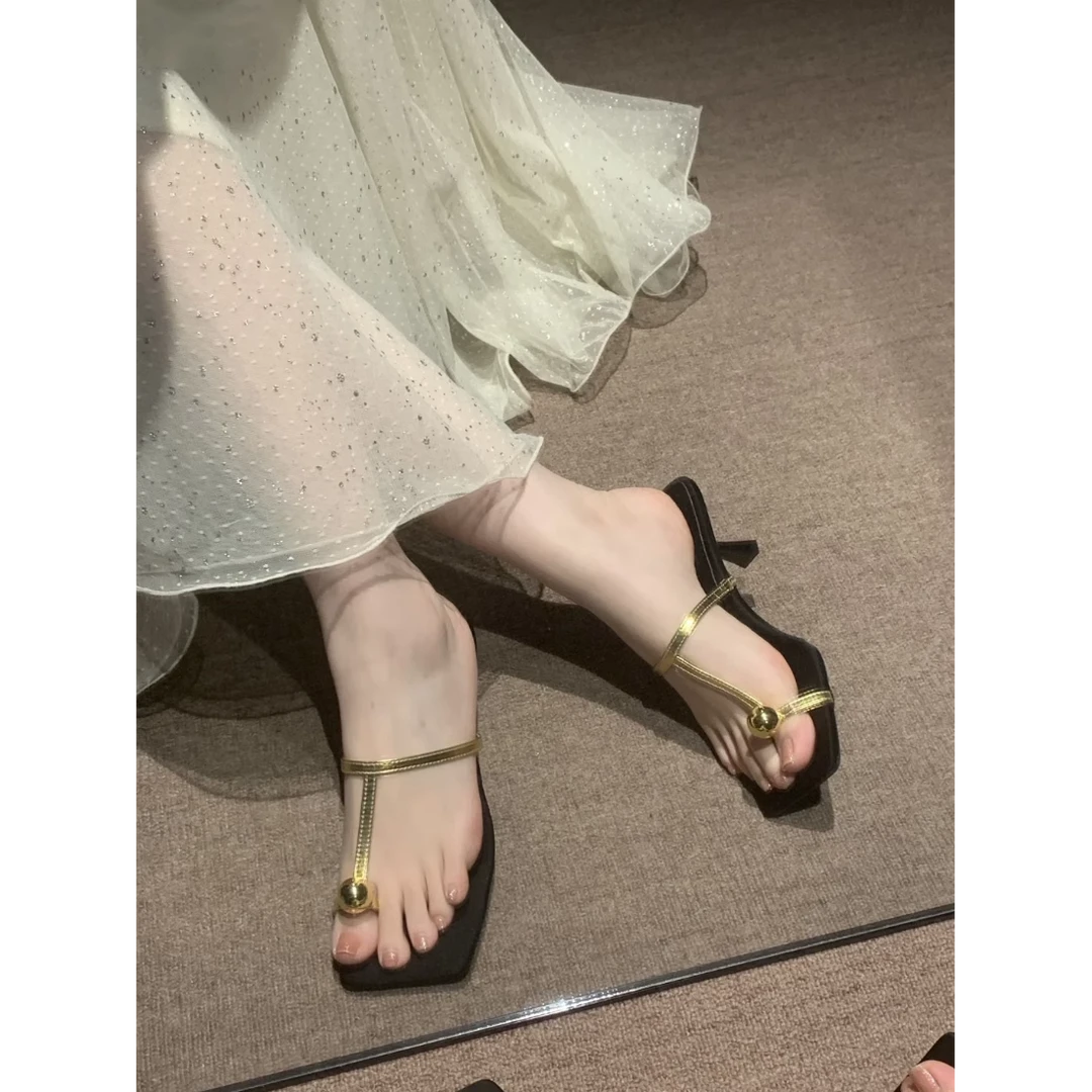 显气质！！2025夏季新款套趾细跟气质凉鞋女小猫跟珍珠外穿凉拖鞋