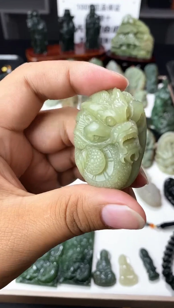 颈饰未镶嵌和田玉1