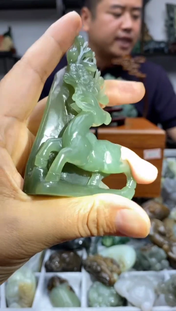 未镶嵌和田玉摆件1