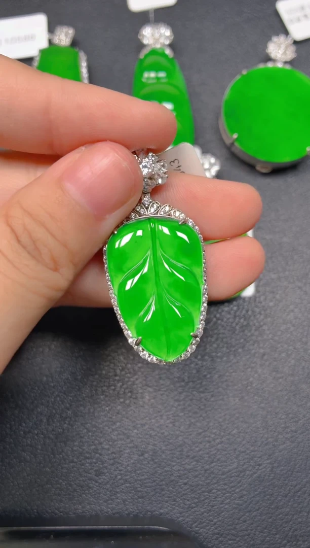 颈饰银S925镶嵌翡翠1