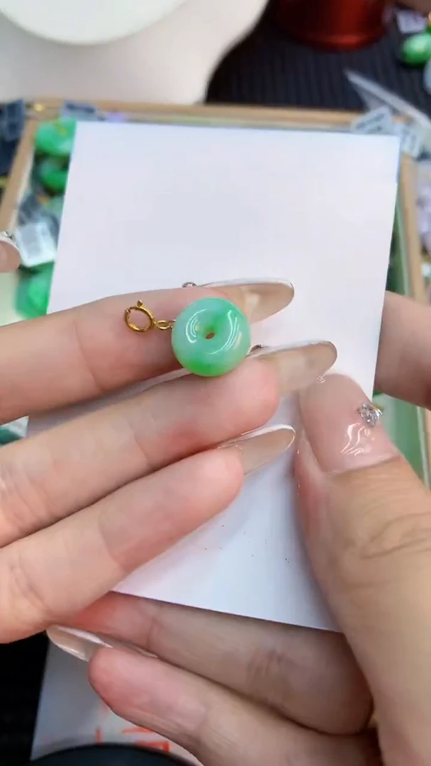 翡翠未镶嵌吊坠(不含链)1