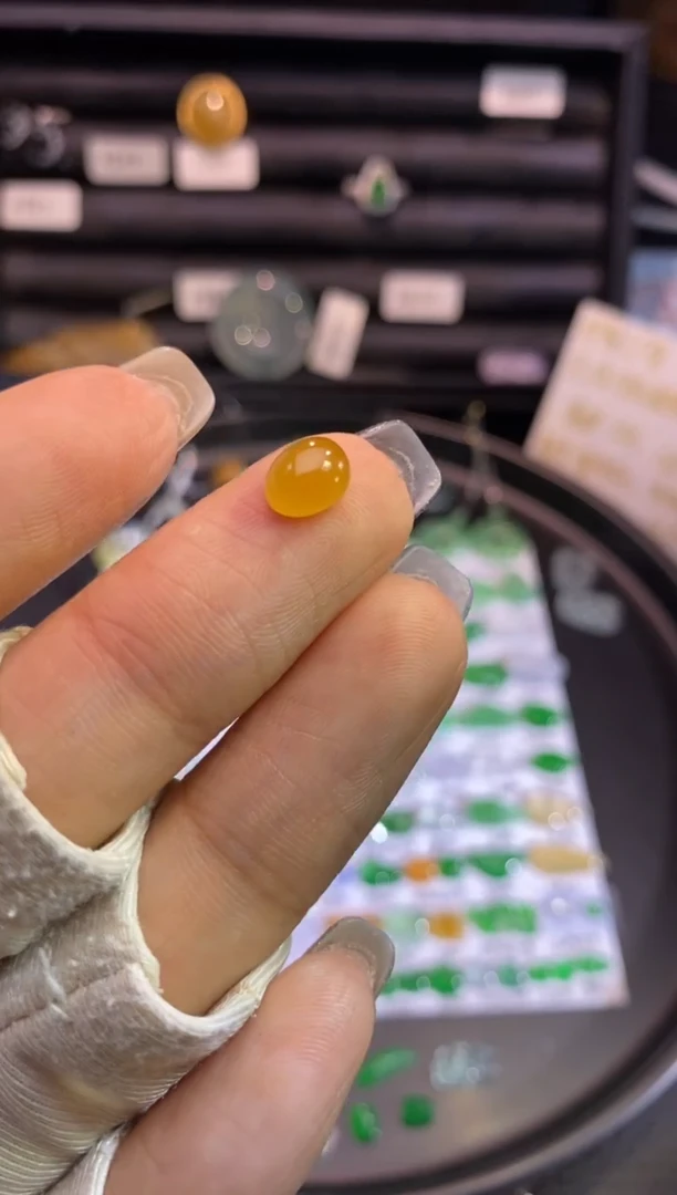 翡翠挂件未镶嵌蛋