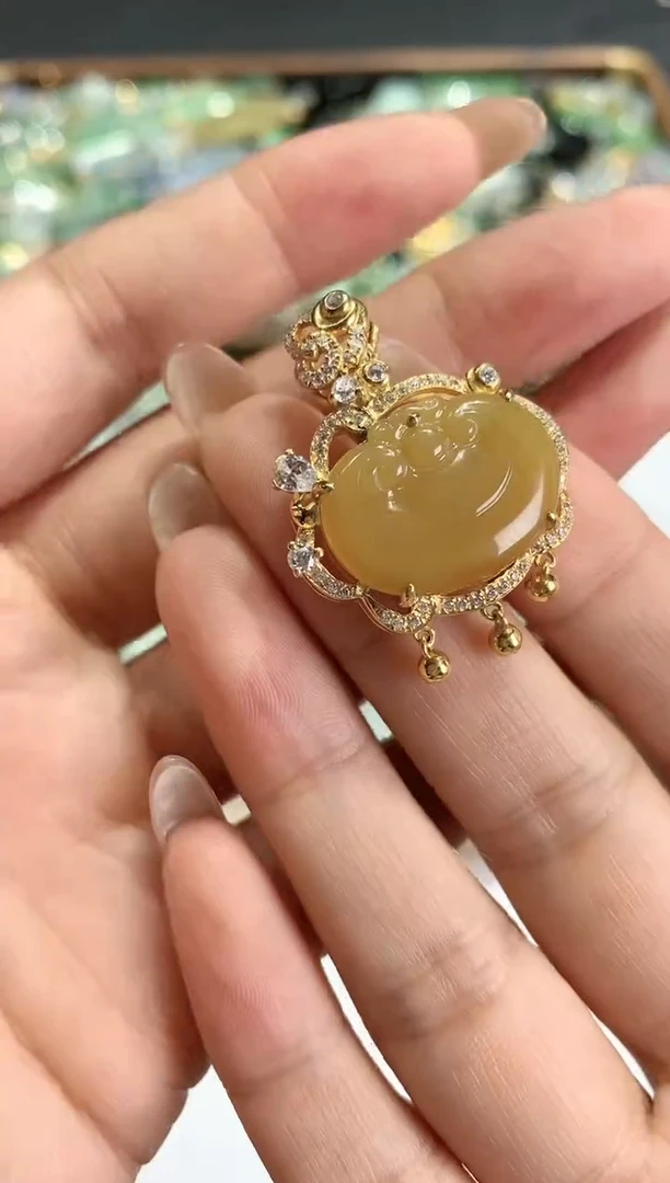 颈饰银S925镶嵌翡翠2025113001