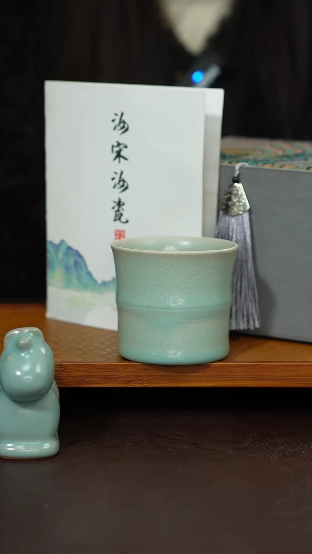 摆件陶原矿原釉汝宋汝瓷 带底款 柴烧