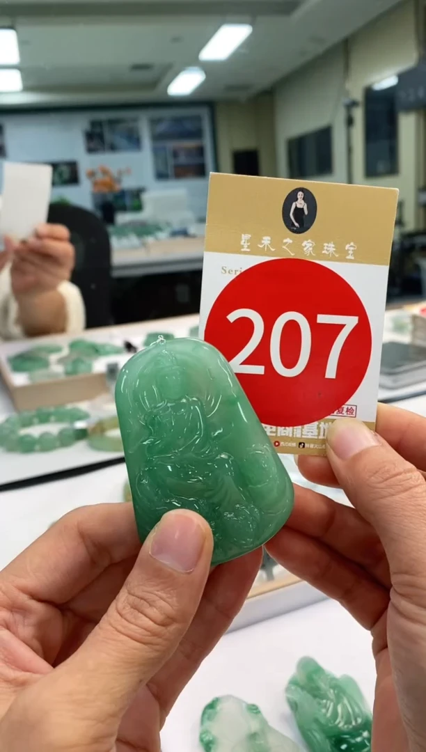 颈饰未镶嵌石英质玉佛+207