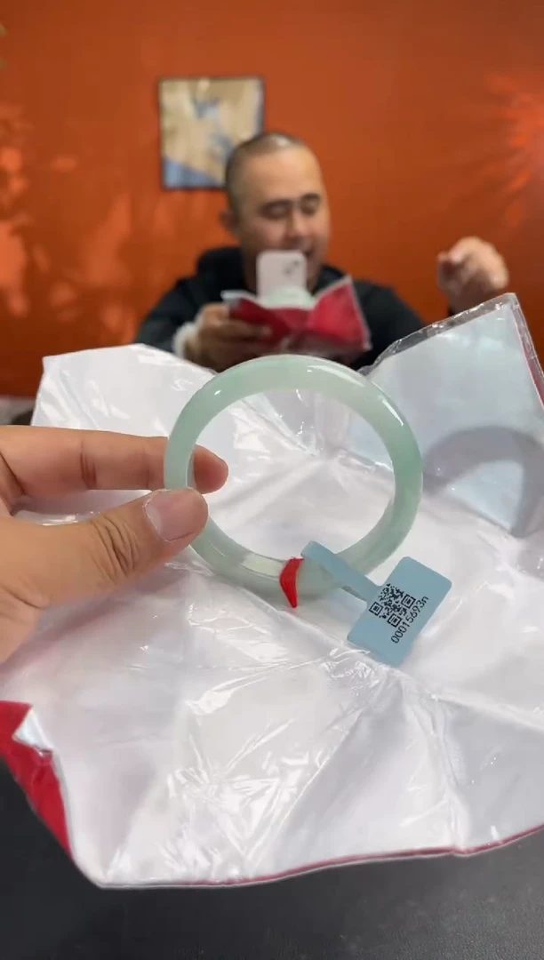 未镶嵌手镯翡翠9        圈口59