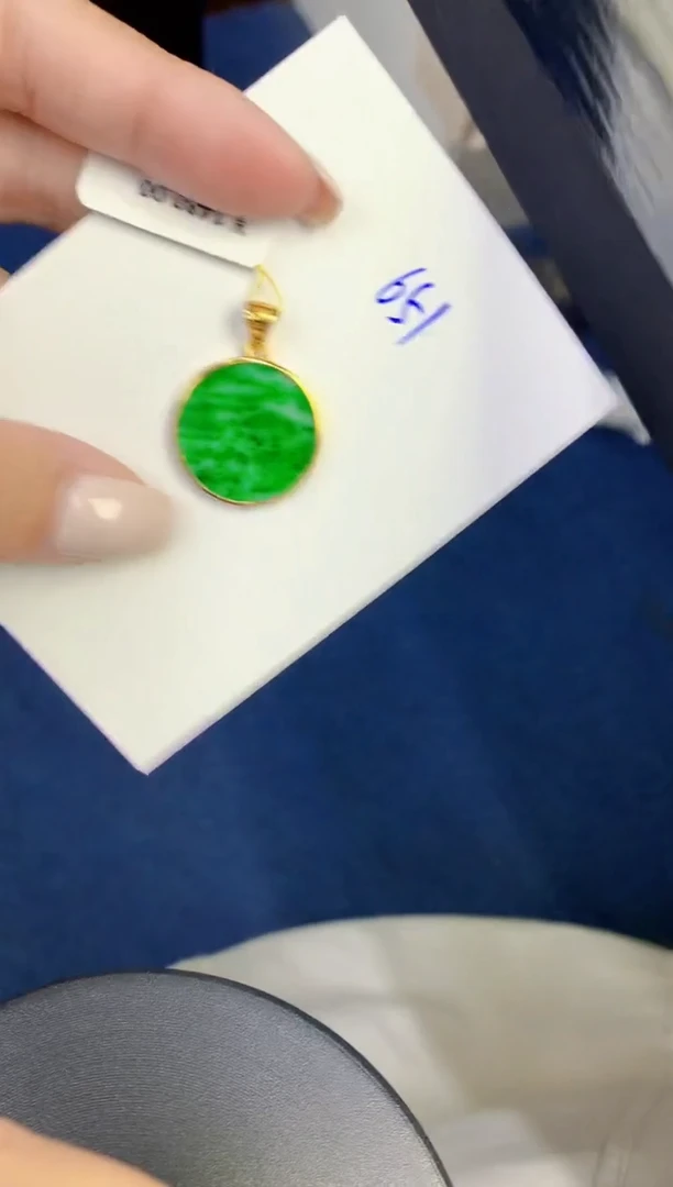颈饰未镶嵌翡翠缅甸天然翡翠A货