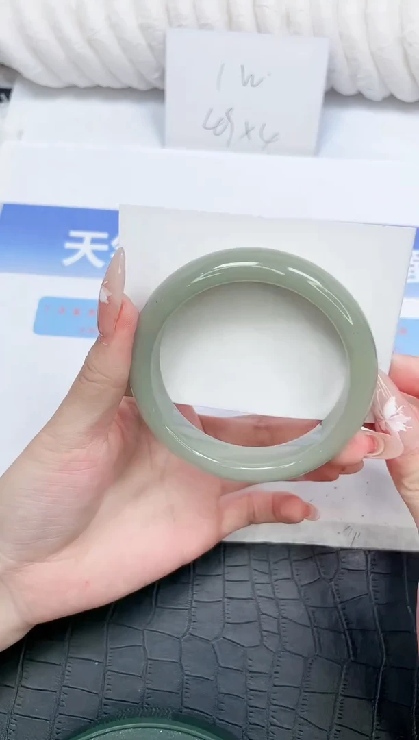 未镶嵌手镯石英质玉149-60