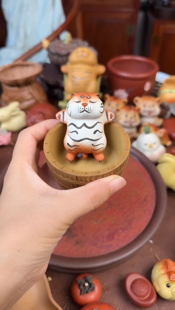 紫砂茶宠小躺虎  加  盆