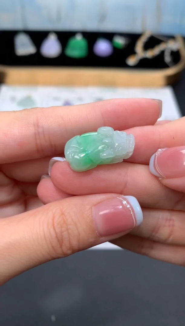 未镶嵌定制翡翠48小时鉴赏期 退货不扣服务费