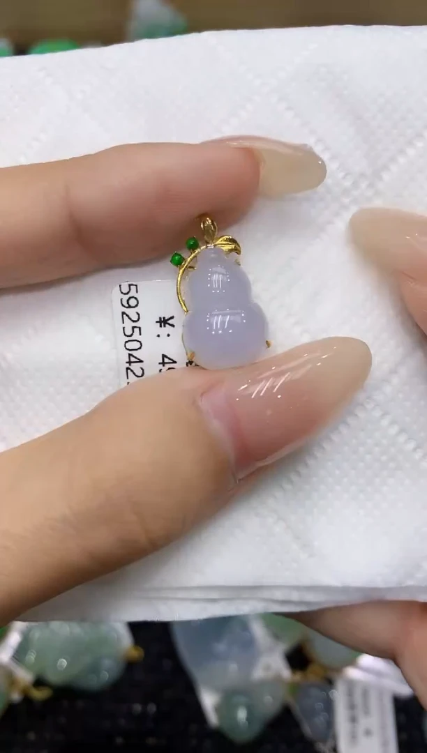 翡翠18K金镶嵌颈饰111111111111